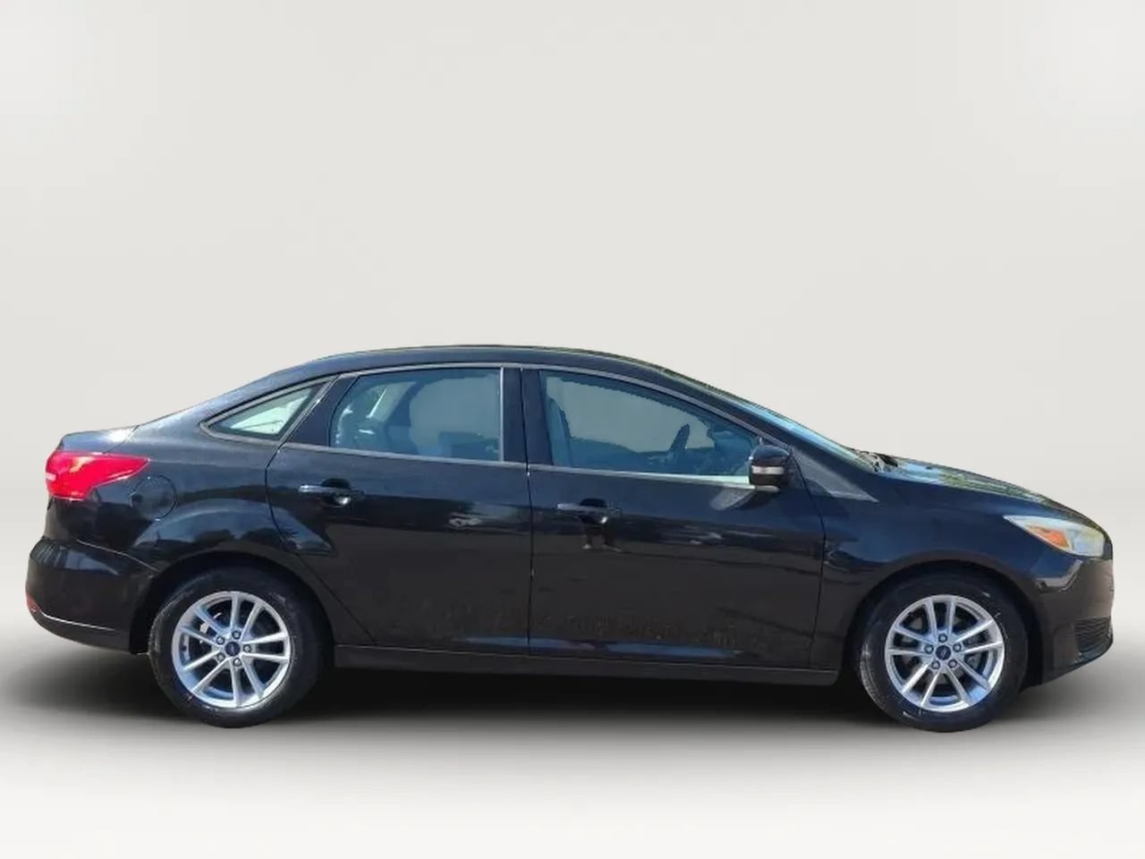 Used 2015 Ford Focus SE FWD image 8