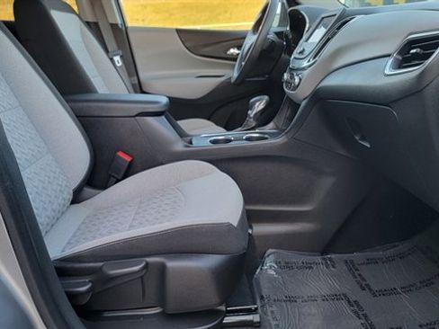 Used 2023 Chevrolet Equinox LT image 34