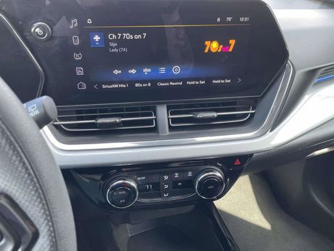 Used 2025 Chevrolet Trax LT image 14