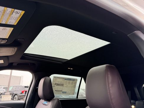 New 2026 Ford Explorer Platinum image 27