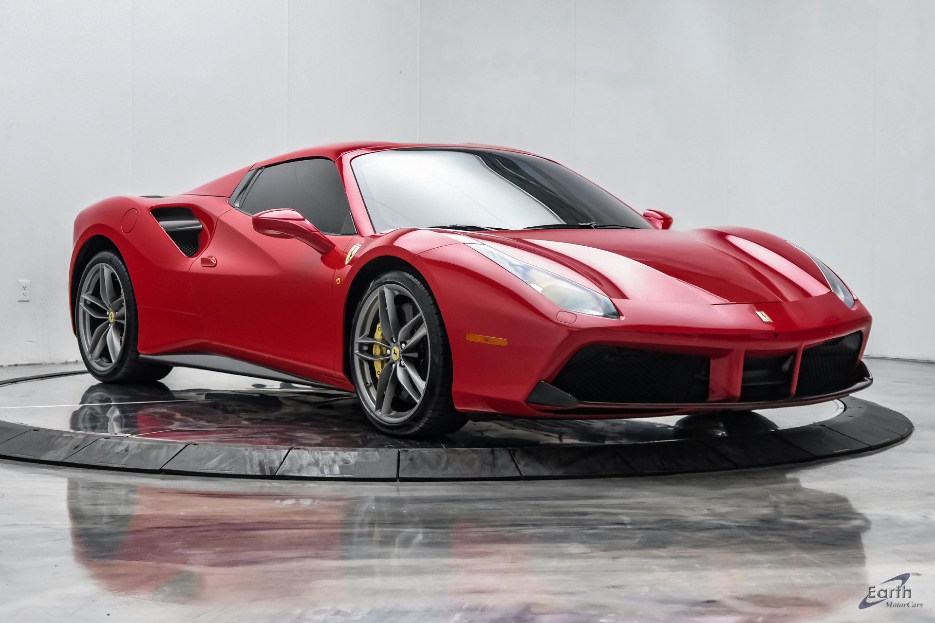 Used 2018 Ferrari 488 Spider RWD image 32