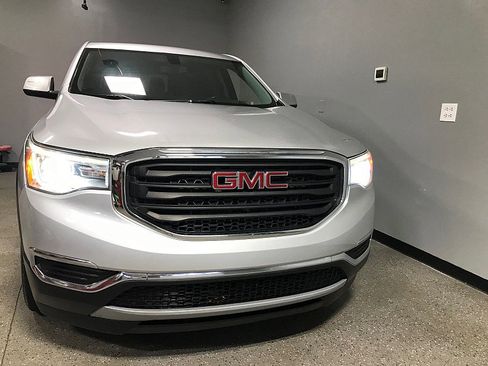 Used 2019 GMC Acadia SLE w/ LPO, Floor Liner Package FWD image 8