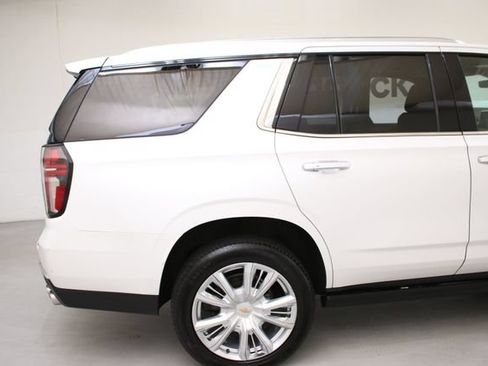 Used 2021 Chevrolet Tahoe High Country w/ Premium Package AWD/4WD image 10