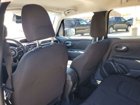 Used 2022 Jeep Renegade Latitude image 10