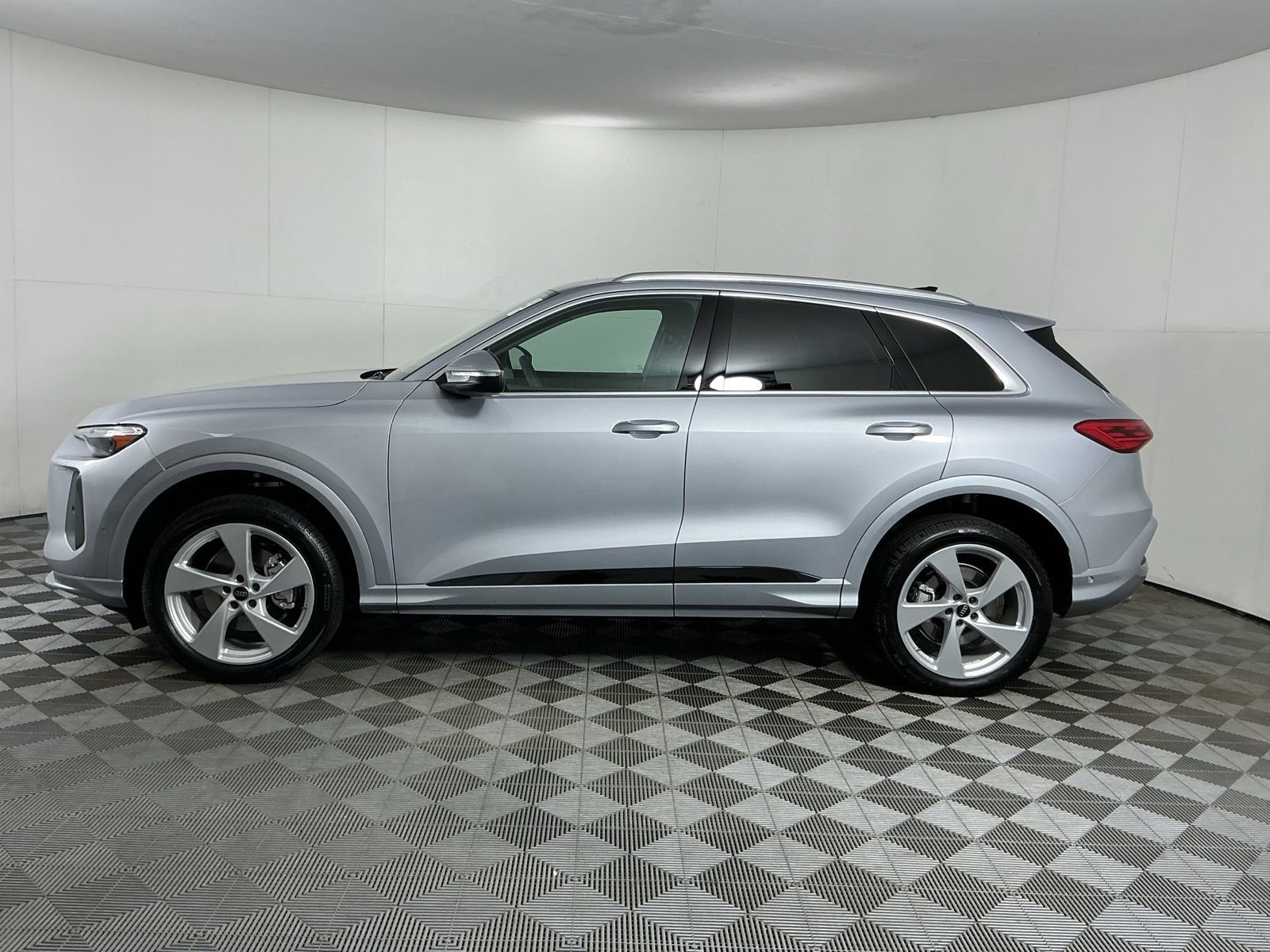 New 2026 Audi Q5 Premium Plus AWD/4WD image 4