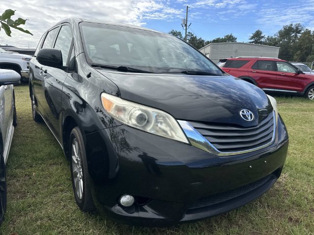 Used 2013 Toyota Sienna XLE AWD/4WD image 4
