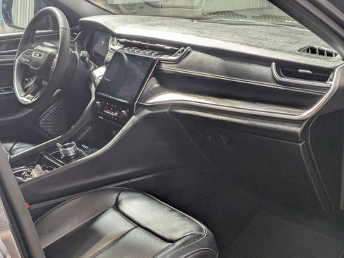 Used 2024 Jeep Grand Cherokee L Limited w/ Luxury Tech Group II image 31