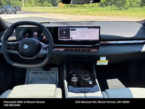 Used 2026 BMW 530i xDrive w/ Premium Package AWD/4WD image 16
