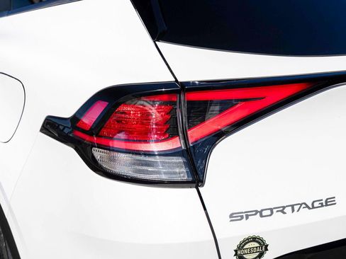 Used 2025 Kia Sportage EX w/ Premium Package image 37