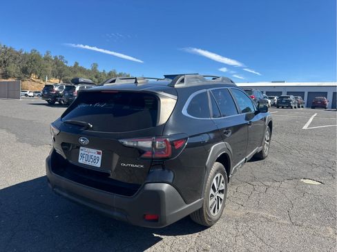 Used 2023 Subaru Outback Premium AWD/4WD image 5