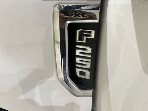Certified 2019 Ford F250 XL w/ XL Value Package AWD/4WD image 24