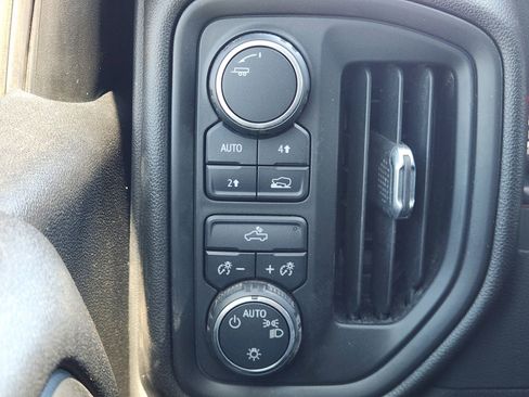 Used 2022 Chevrolet Silverado 1500 Custom image 24