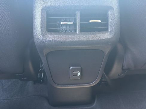 Used 2024 Chevrolet Equinox LT AWD/4WD image 20