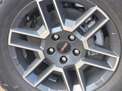 New 2027 GMC Terrain AT4 w/ Convenience Package III AWD/4WD image 13