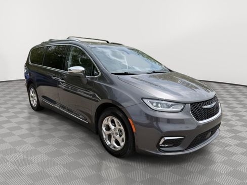 Used 2021 Chrysler Pacifica Limited w/ Premium & Safety Sphere Group FWD image 7