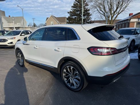 Used 2021 Lincoln Nautilus Reserve image 3