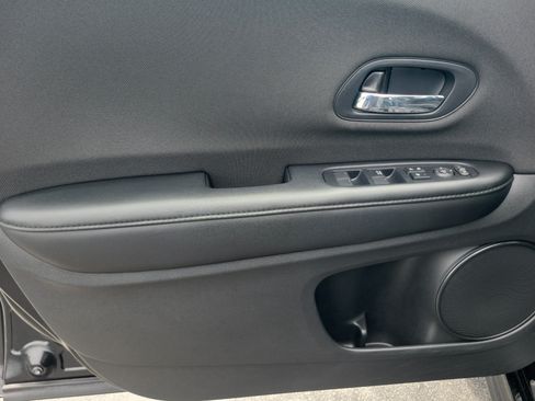 Used 2019 Honda HR-V Sport image 22