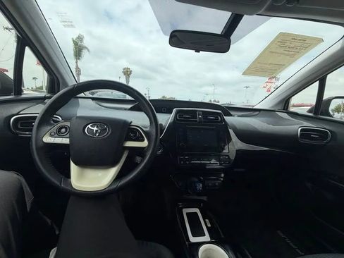 Used 2016 Toyota Prius Three FWD image 7