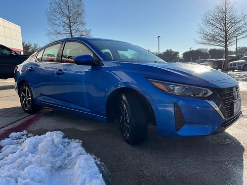 Used 2025 Nissan Sentra SV image 5