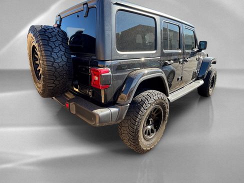 Used 2019 Jeep Wrangler Unlimited Sahara w/ Safety Group AWD/4WD image 3