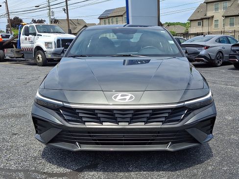 Certified 2025 Hyundai Elantra Sport FWD image 2