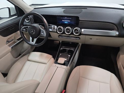 Used 2022 Mercedes-Benz GLB 250 4MATIC image 23