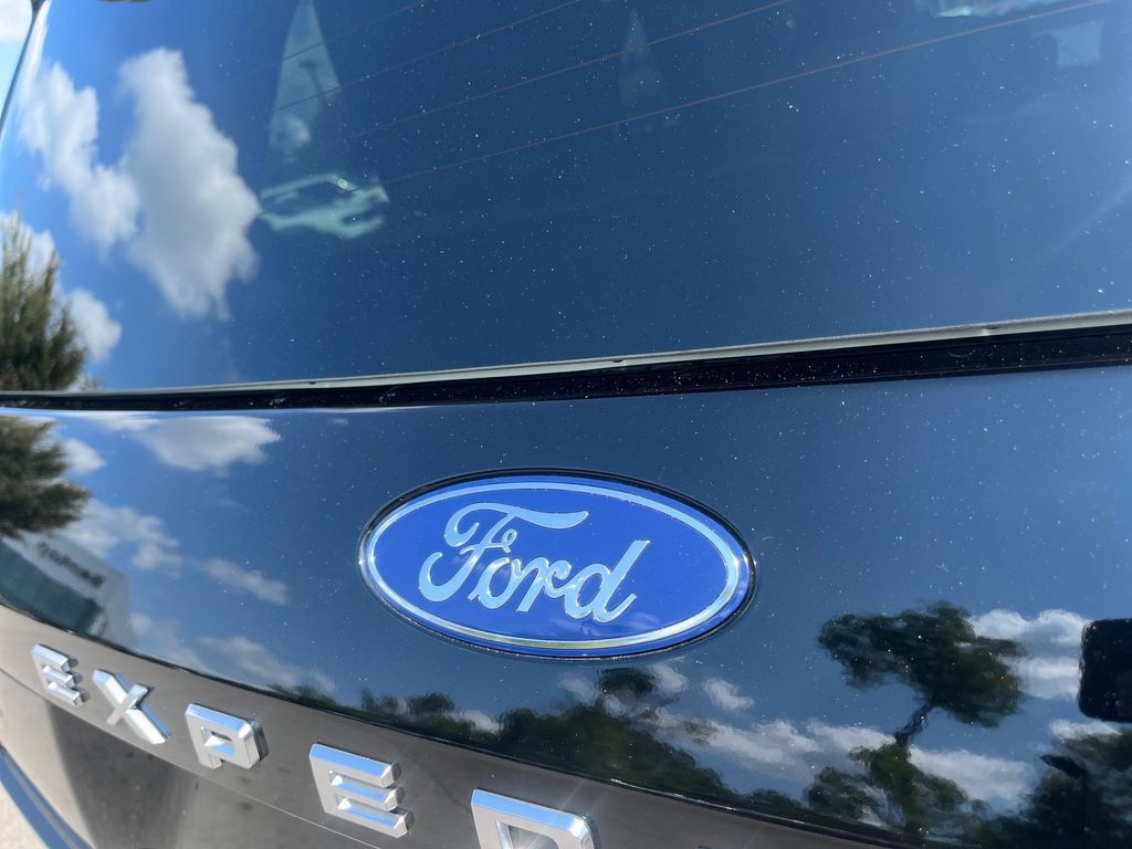 Used 2025 Ford Expedition Active RWD image 41