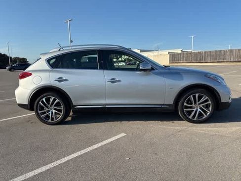 Used 2017 INFINITI QX50 2WD w/ Deluxe Touring Package image 6
