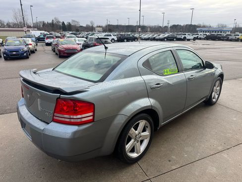 Used 2010 Dodge Avenger R/T image 5