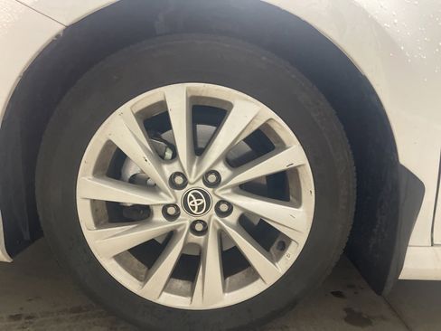 Used 2024 Toyota Camry LE image 10