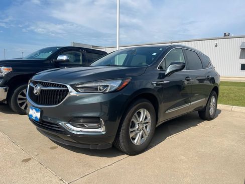 Used 2019 Buick Enclave Essence AWD/4WD image 2
