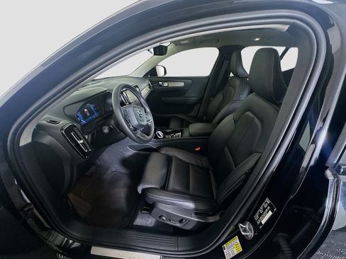Used 2024 Volvo XC40 B5 Plus AWD/4WD image 13