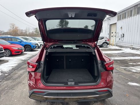 Used 2024 Chevrolet Trax ACTIV w/ Sunroof Package image 7