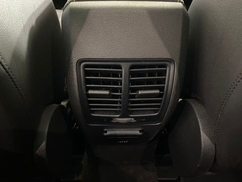 Used 2018 Ford Escape Titanium w/ Ford Safe & Smart Package image 32