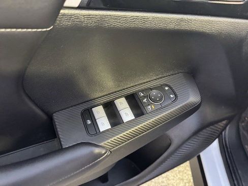 Used 2024 Mitsubishi Outlander SE image 10