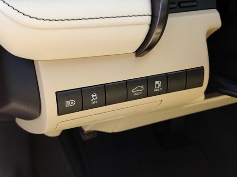 Used 2021 Toyota Camry LE image 19