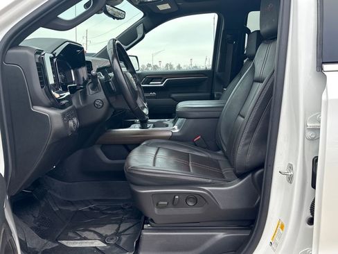 Used 2025 Chevrolet Silverado 1500 High Country AWD/4WD image 12