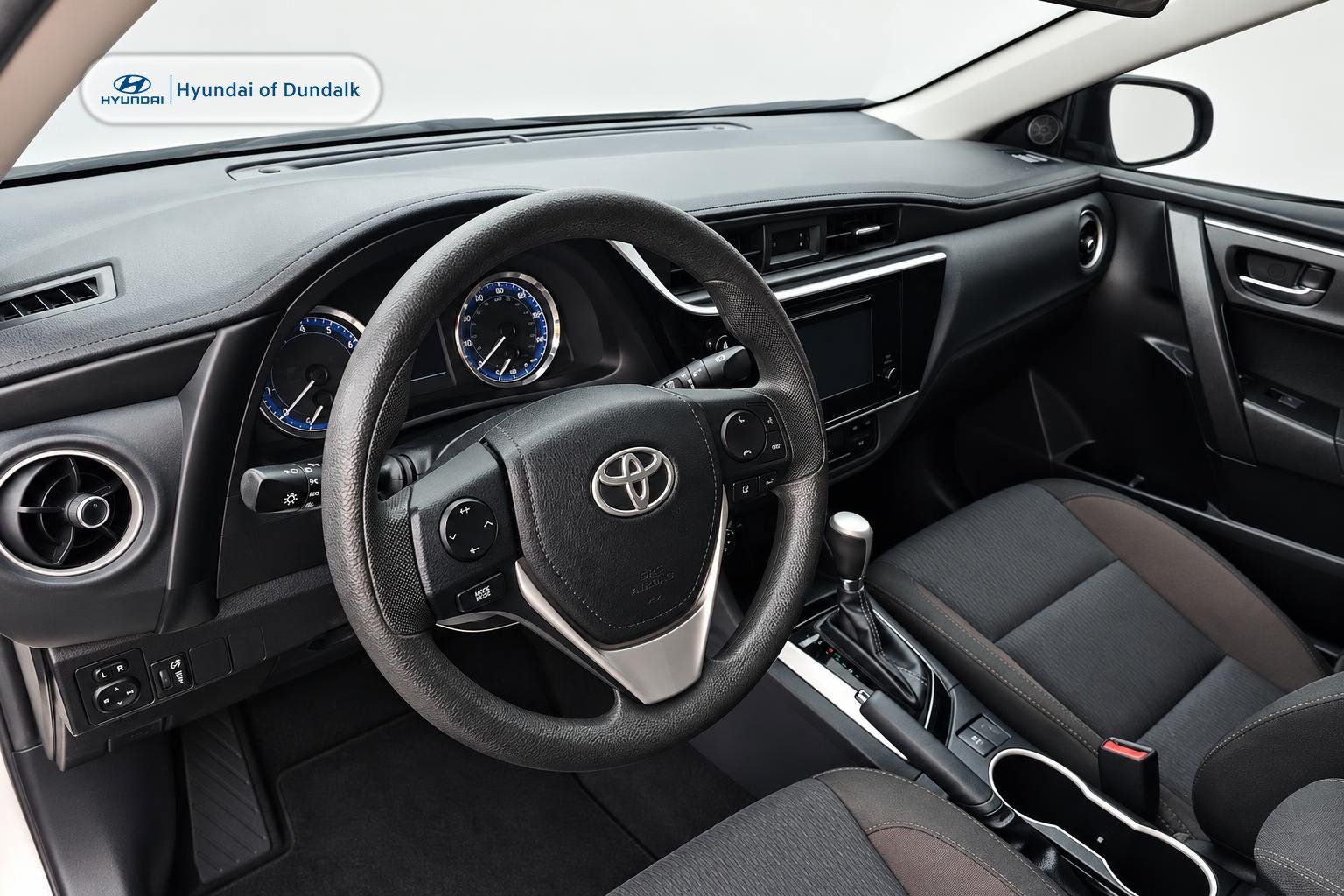 Used 2018 Toyota Corolla LE FWD image 9