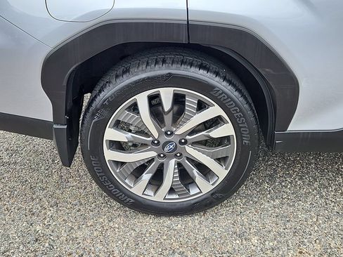 Used 2025 Subaru Forester Touring AWD/4WD image 9