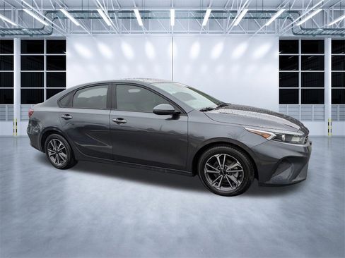 Used 2022 Kia Forte LXS w/ LXS Technology Package image 1