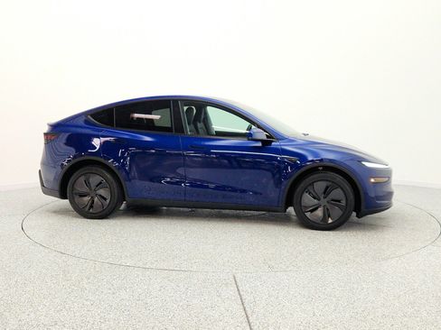 Used 2026 Tesla Model Y 2WD image 4