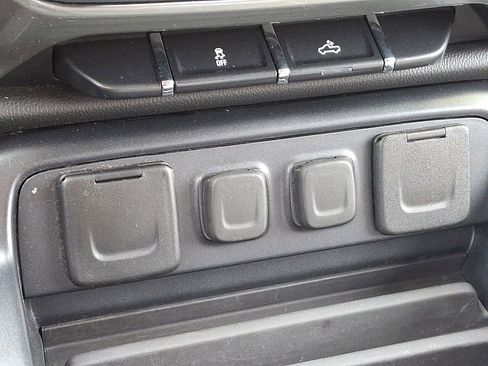 Used 2018 Chevrolet Silverado 1500 LT w/ All Star Edition image 25