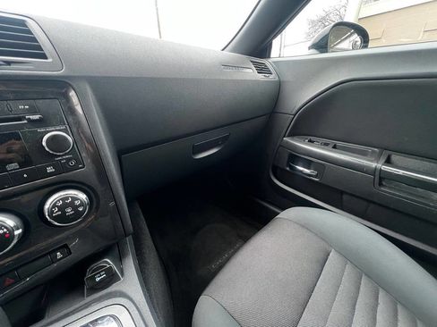 Used 2013 Dodge Challenger SXT image 23