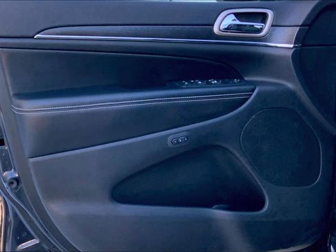 Used 2016 Jeep Grand Cherokee Limited image 22