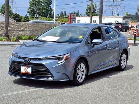 Certified 2026 Toyota Corolla LE FWD image 3