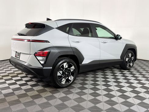 Used 2025 Hyundai Kona SEL FWD image 7