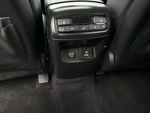Used 2022 Hyundai Palisade SEL w/ 8P Bench Seat Package AWD/4WD image 16