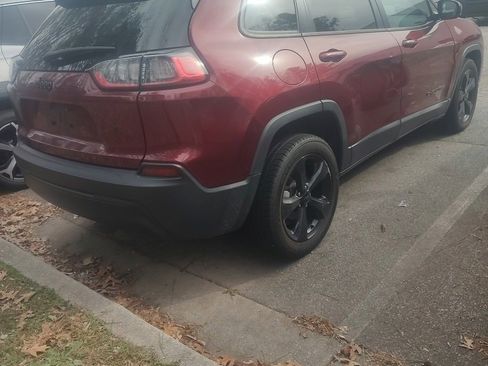 Used 2021 Jeep Cherokee Altitude image 3