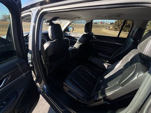 Used 2023 Jeep Grand Cherokee L Limited image 13