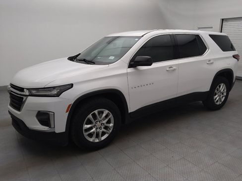 Used 2022 Chevrolet Traverse LS image 2